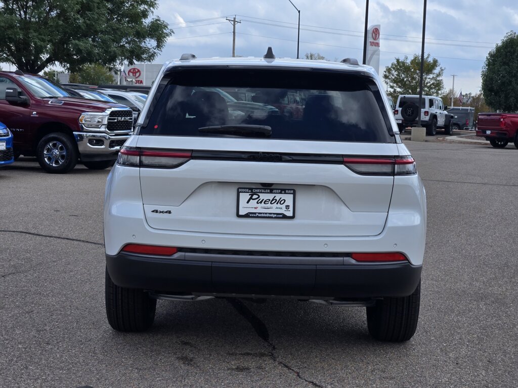 New 2027 Jeep Grand Cherokee Altitude AWD/4WD image 4
