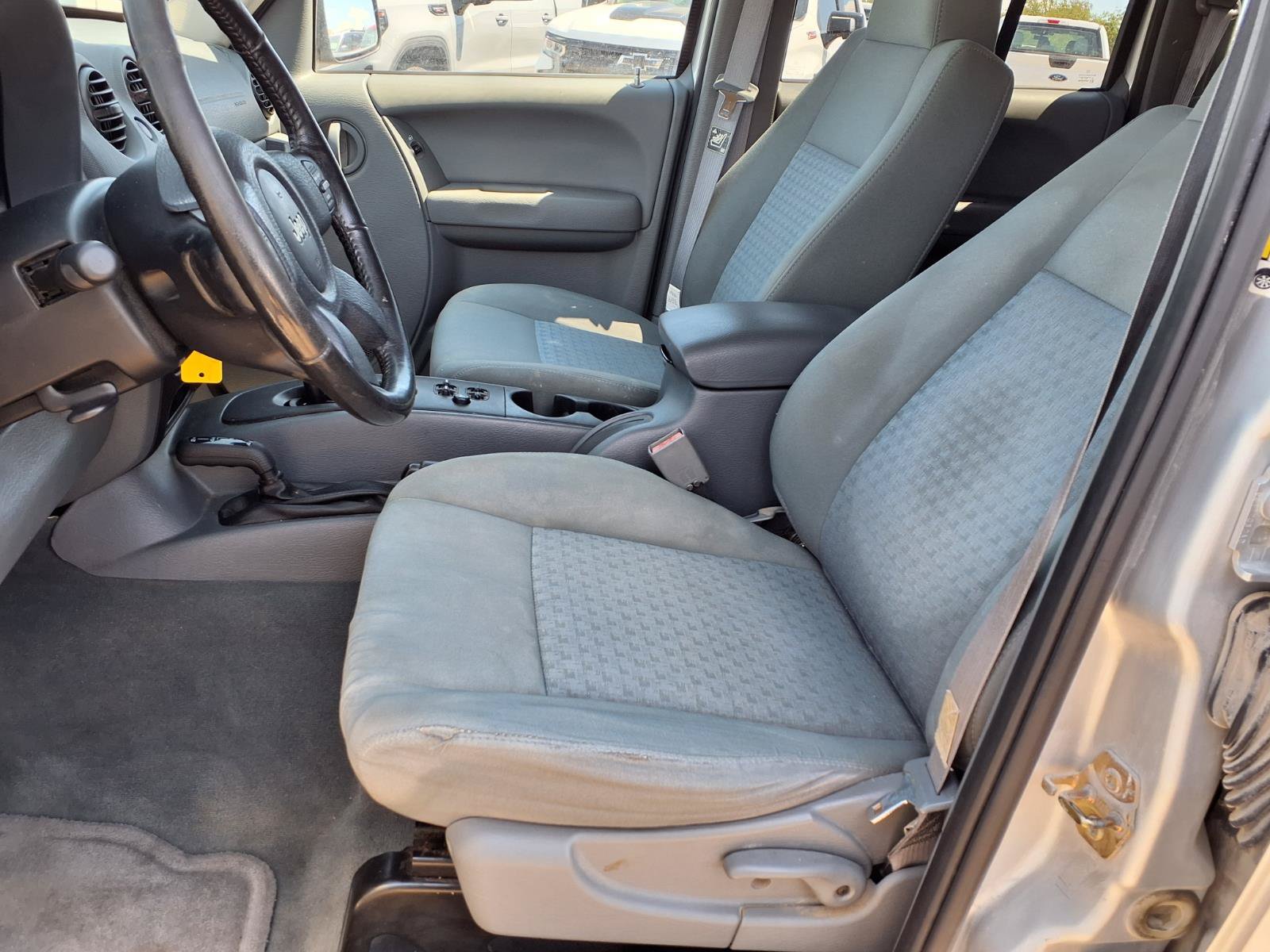 Used 2005 Jeep Liberty Sport AWD/4WD image 9