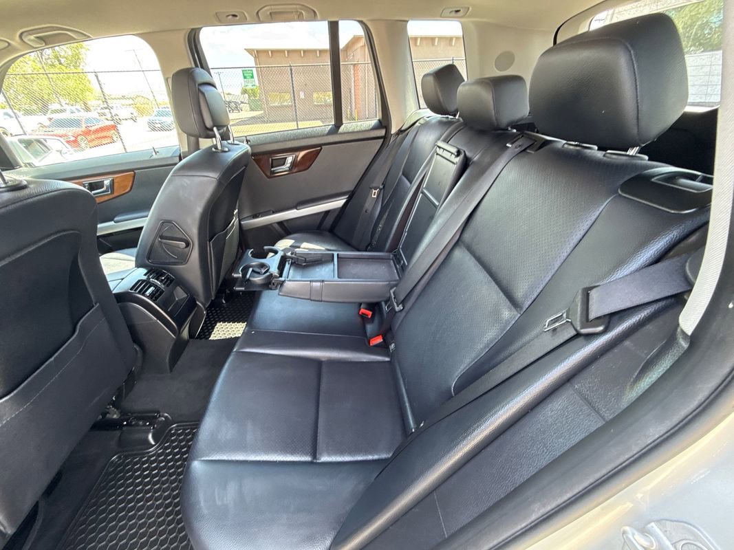 Used 2011 Mercedes-Benz GLK 350 4MATIC image 16