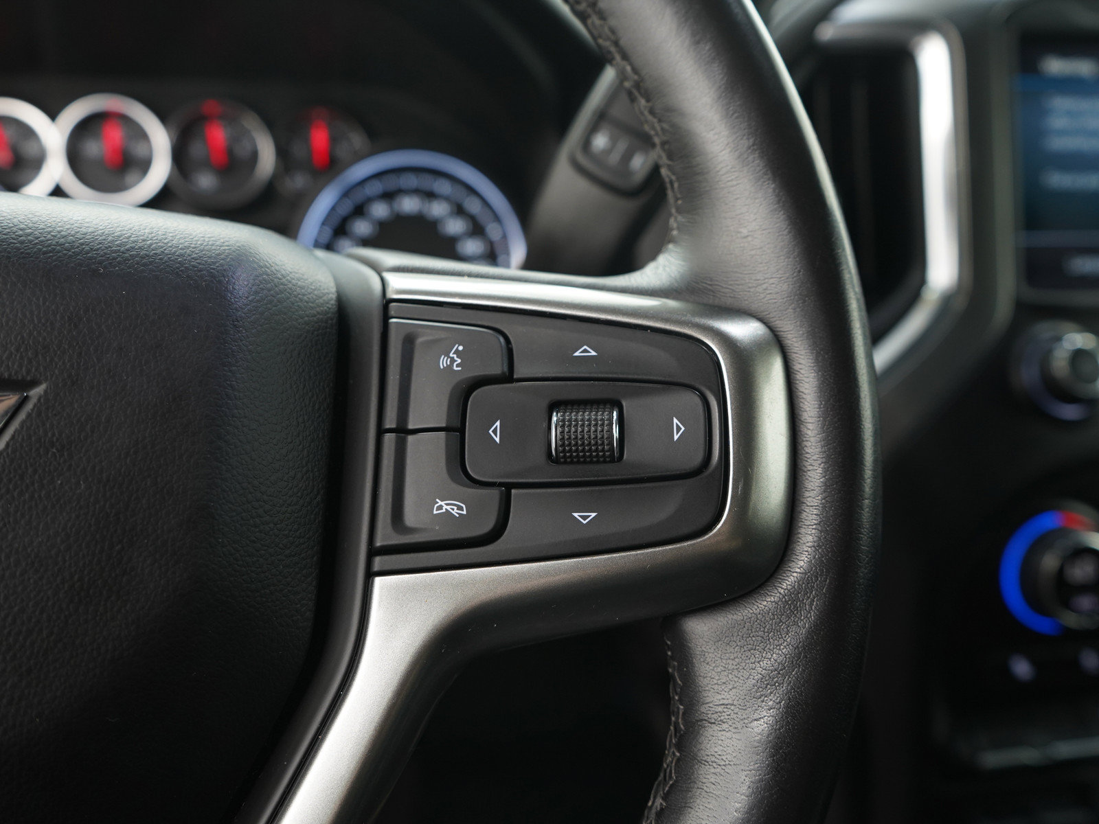 Used 2021 Chevrolet Silverado 1500 LT Trail Boss w/ Bed Protection Package AWD/4WD image 28