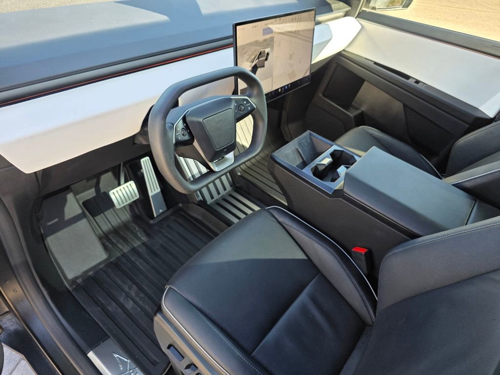 Used 2024 Tesla Cybertruck AWD Crew Cab image 10