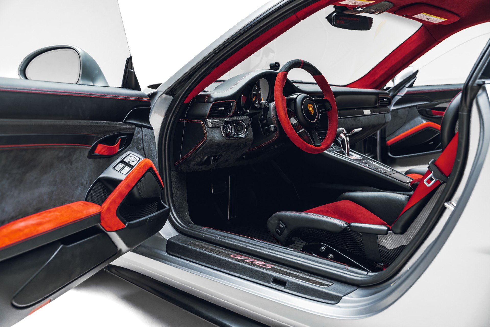 Used 2018 Porsche 911 GT2 RS RWD image 39
