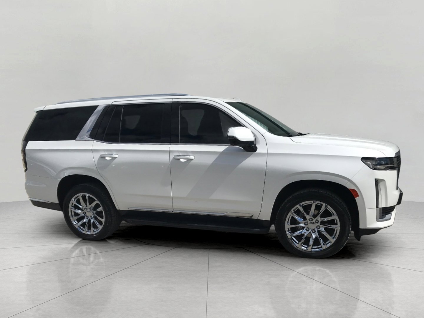 Used 2022 Cadillac Escalade Luxury AWD/4WD image 9
