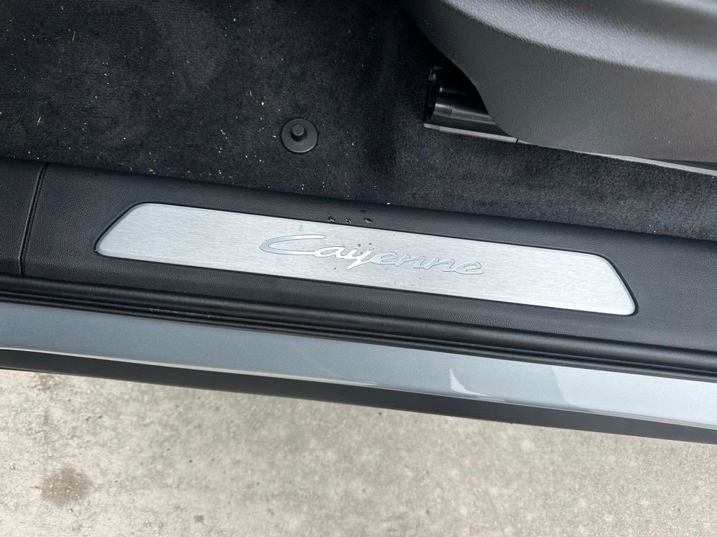 Used 2026 Porsche Cayenne E-Hybrid Coupe image 23