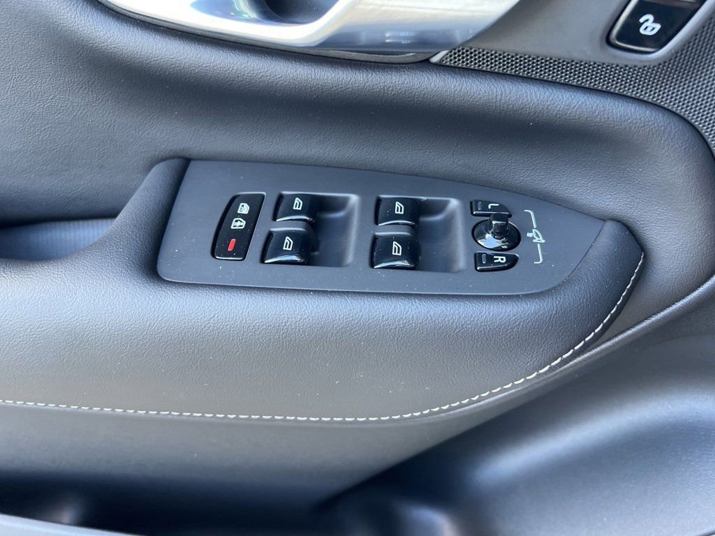 Used 2023 Volvo XC90 B6 Ultimate image 25