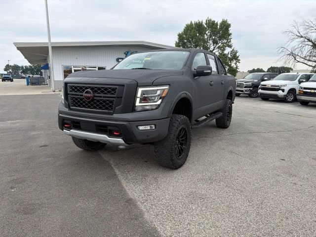 Used 2023 Nissan Titan PRO-4X w/ Pro-4x Convenience Package AWD/4WD image 2