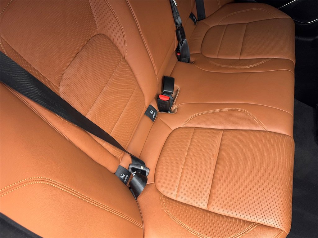 Used 2022 Jaguar XF R-Dynamic SE image 52