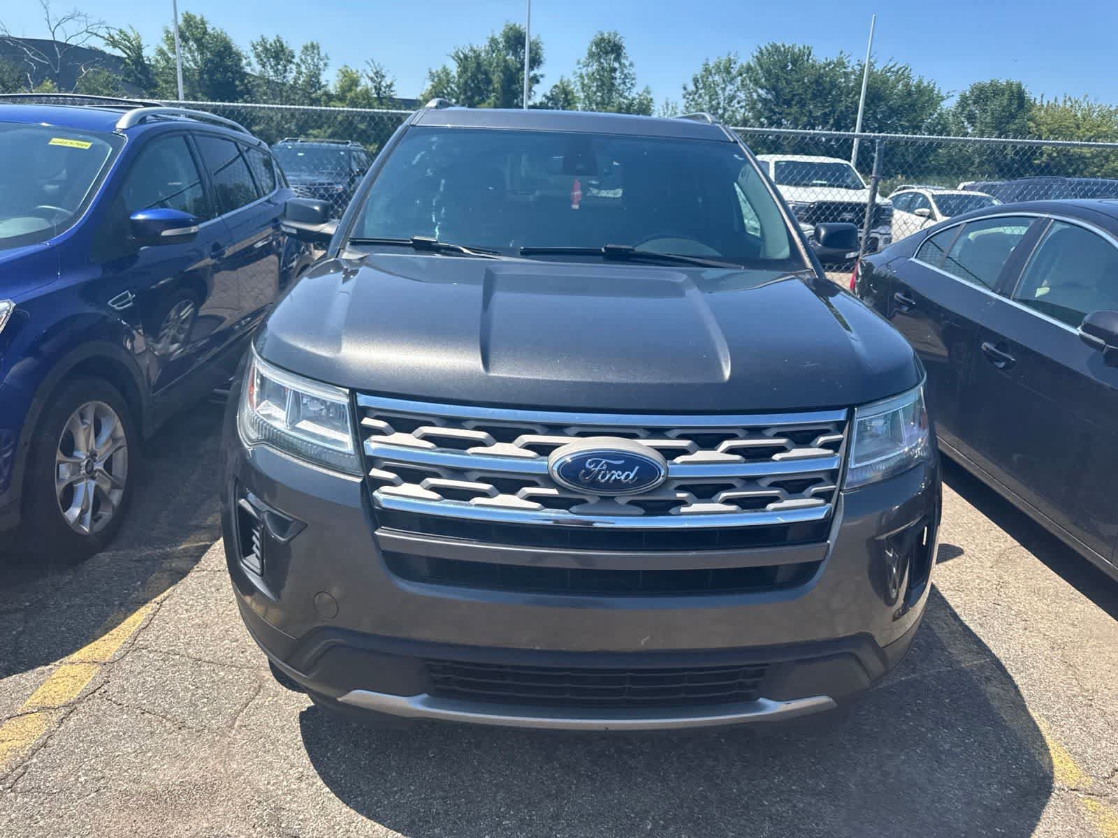 Used 2018 Ford Explorer XLT w/ Equipment Group 201A AWD/4WD image 4