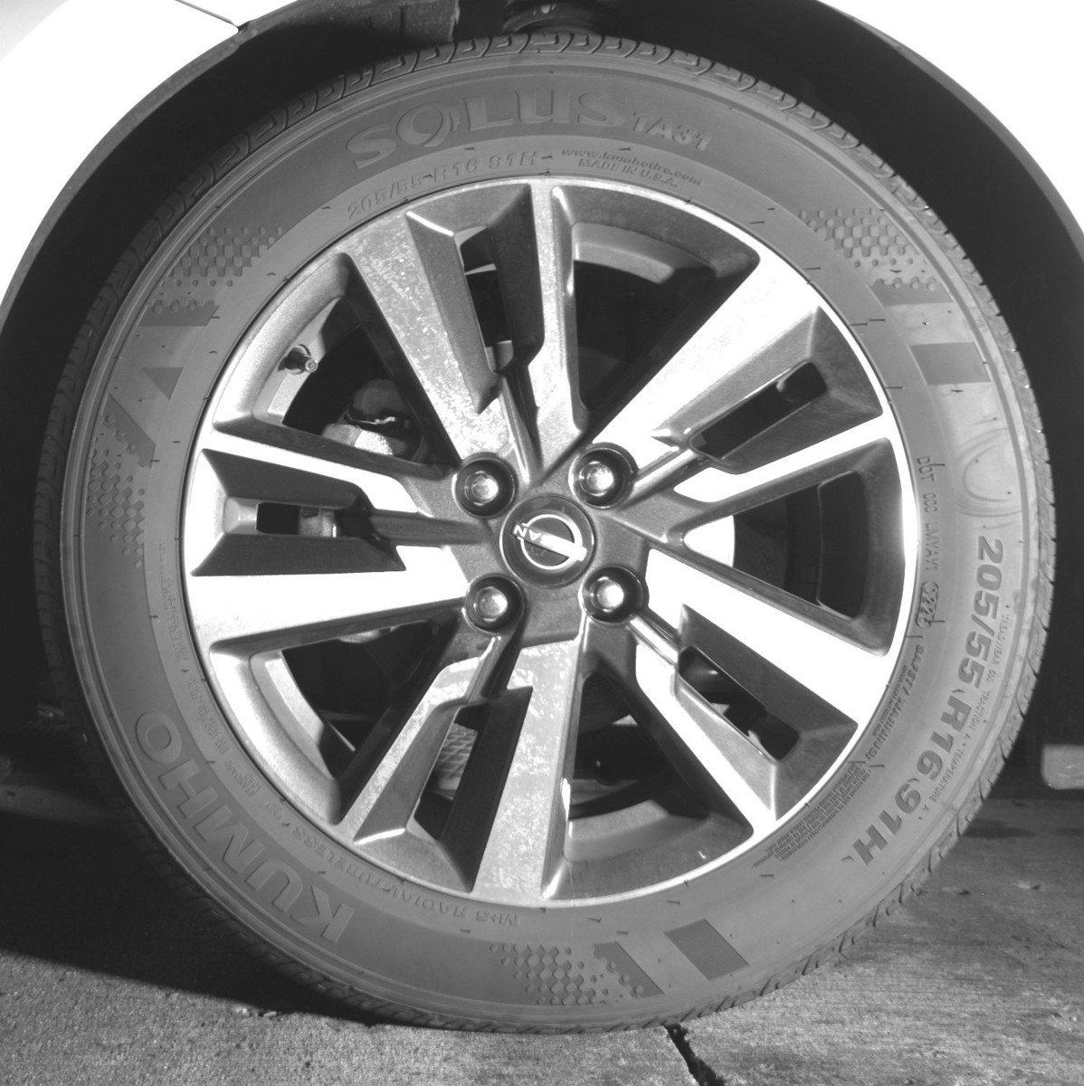 Used 2025 Nissan Versa SV image 12