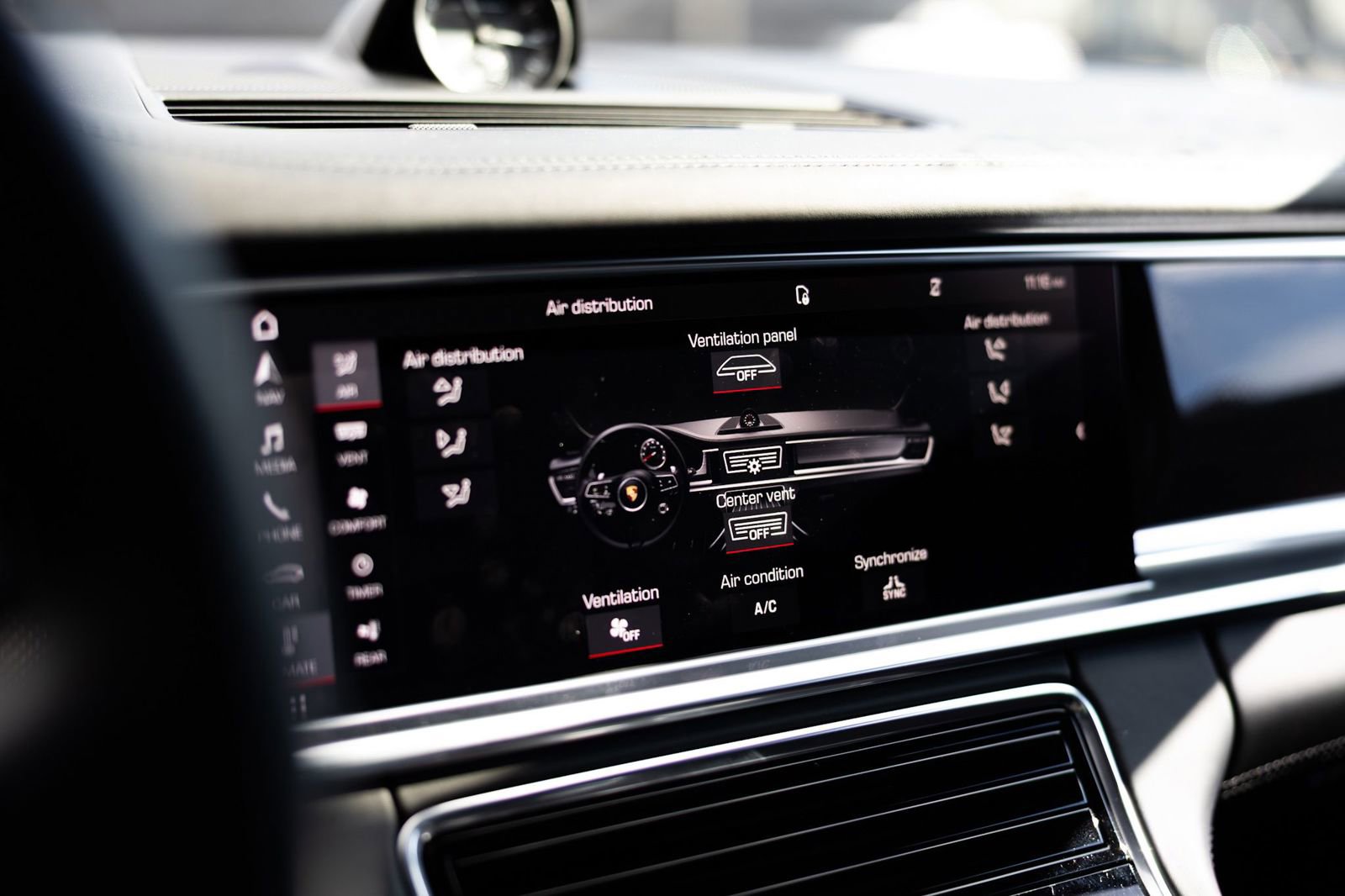 Used 2021 Porsche Panamera Turbo S w/ Assistance Package image 19