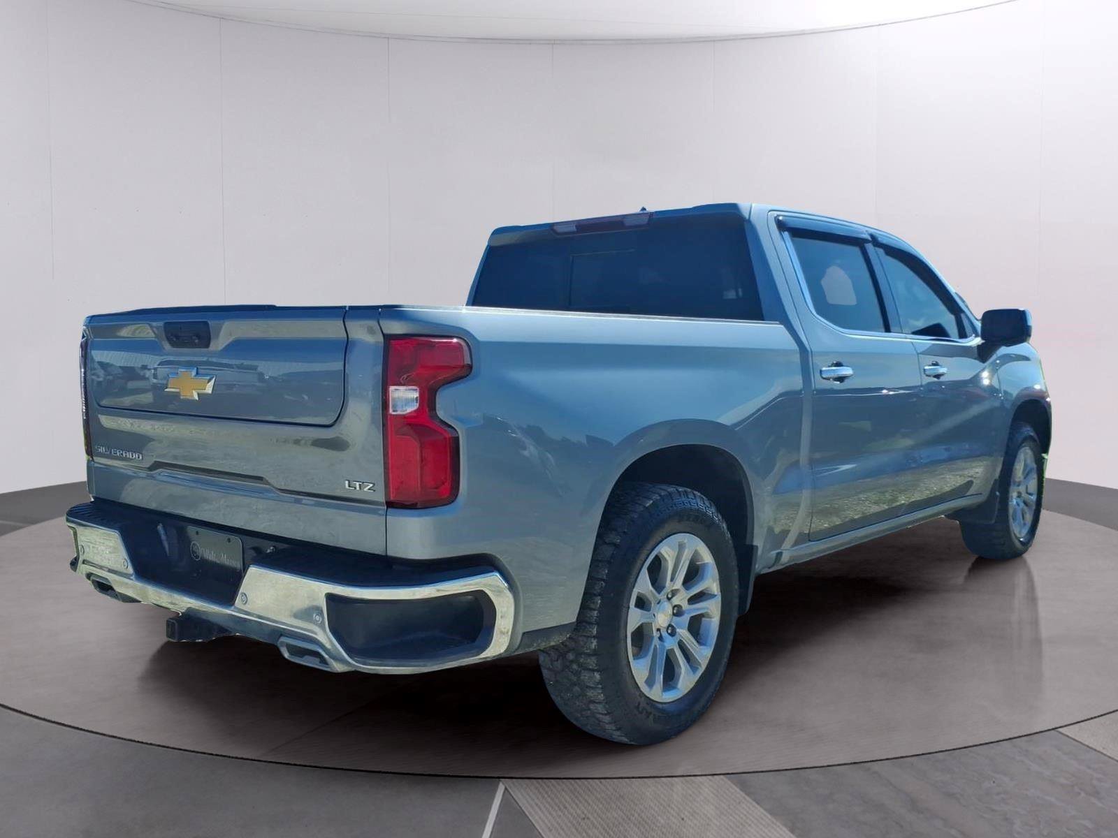Used 2024 Chevrolet Silverado 1500 LTZ w/ LTZ Convenience Package II AWD/4WD image 5