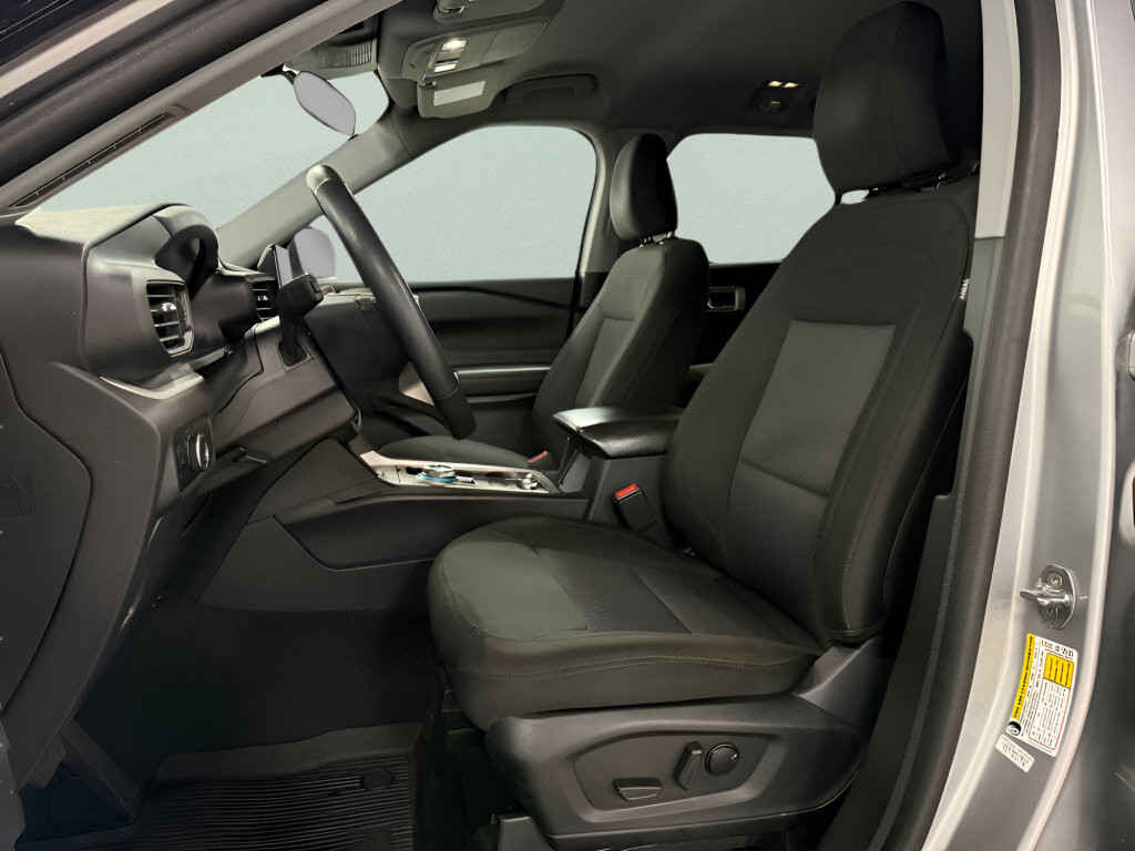 Used 2023 Ford Explorer XLT image 15