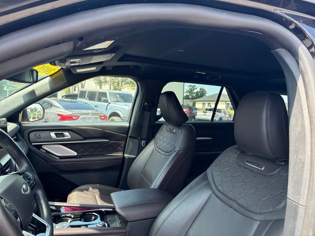 Certified 2025 Ford Explorer Platinum w/ LUX Leather Package AWD/4WD image 72
