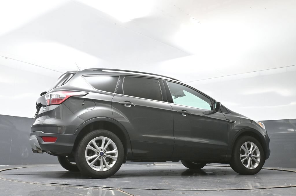 Used 2018 Ford Escape SE w/ SE Sync 3 Package FWD image 48