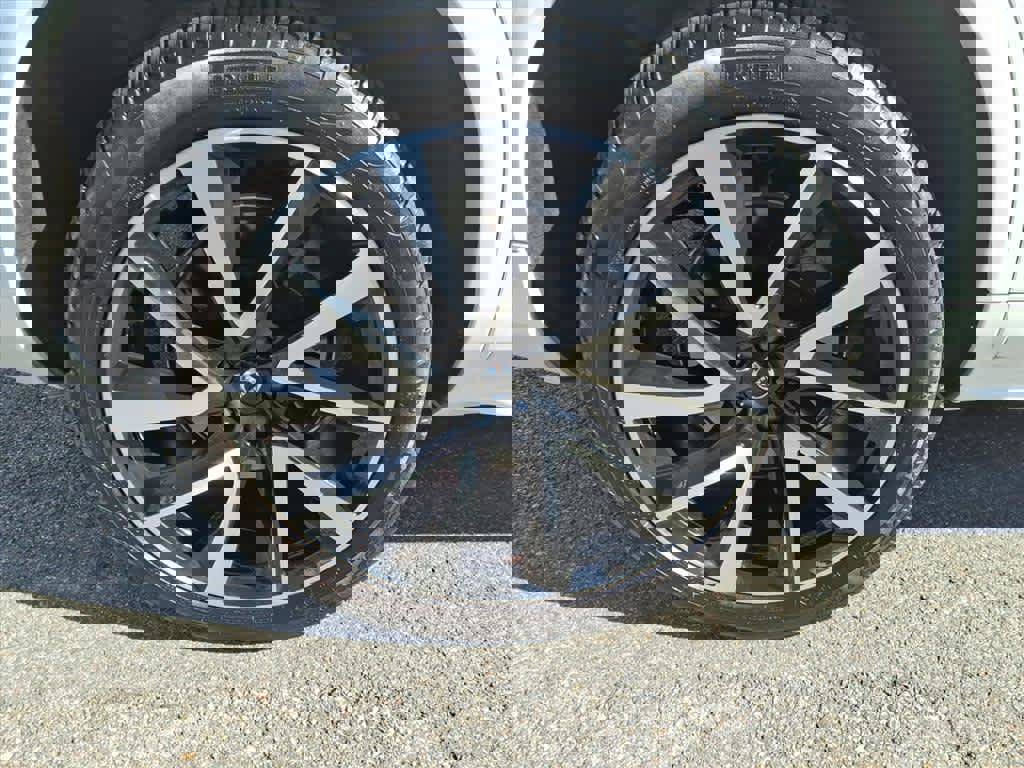 Used 2024 Volvo XC90 B6 Plus w/ Protection Package Premier image 8