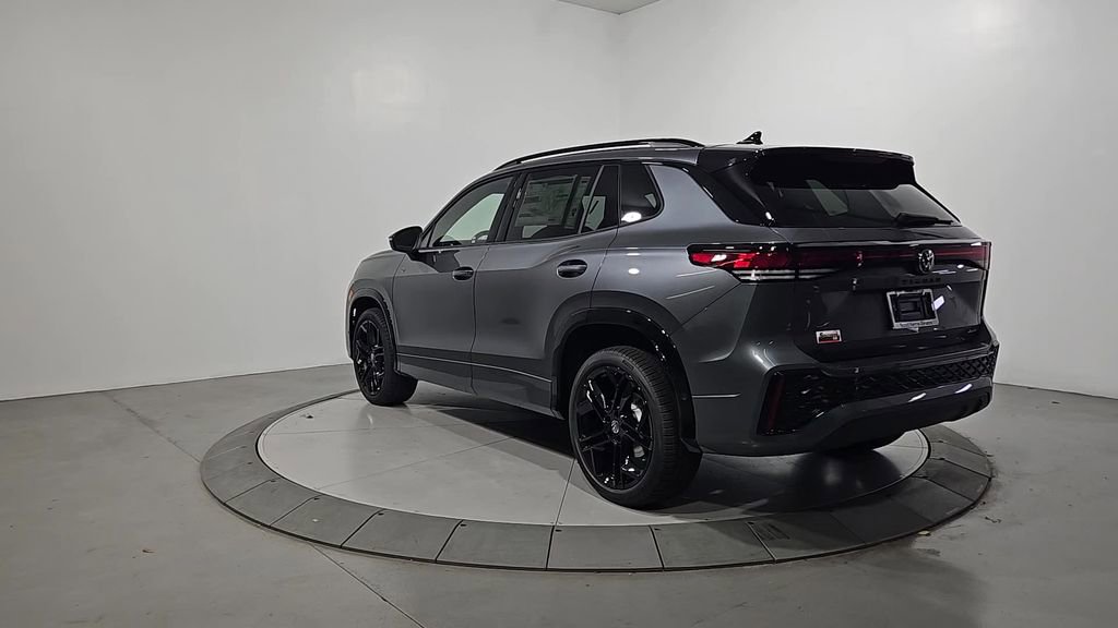 New 2026 Volkswagen Tiguan SE R-Line image 3