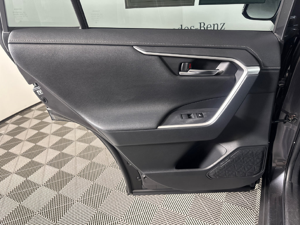Used 2019 Toyota RAV4 Limited AWD/4WD image 22