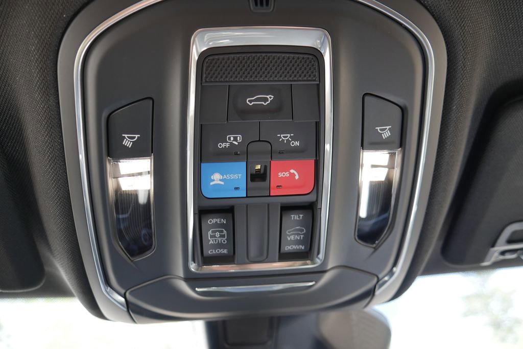 Used 2025 Jeep Grand Cherokee Laredo X w/ Luxury Tech Group I AWD/4WD image 21