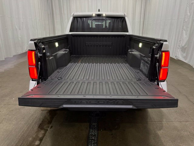 Used 2024 Toyota Tacoma TRD Off-Road w/ TRD Off Road Premium Package AWD/4WD image 13