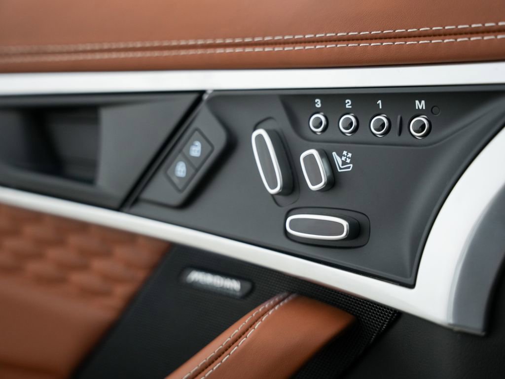 Used 2024 Jaguar F-TYPE R-Dynamic RWD image 27