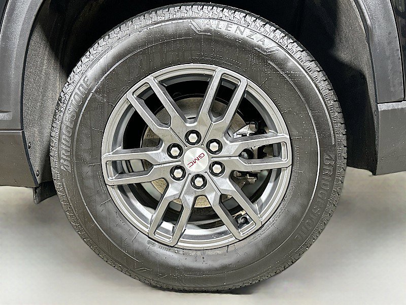 Used 2025 GMC Acadia Elevation image 30