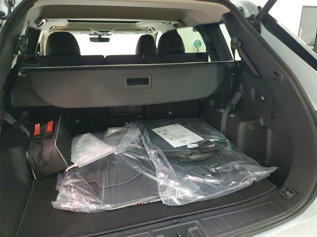 New 2025 Mitsubishi Outlander SE image 10