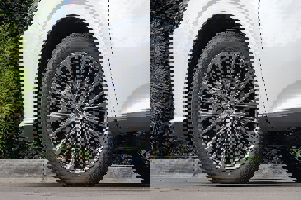 New 2026 Lexus RX 450h Luxury image 7