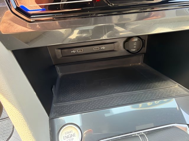 Certified 2024 Volkswagen Tiguan SE R-Line AWD/4WD image 21