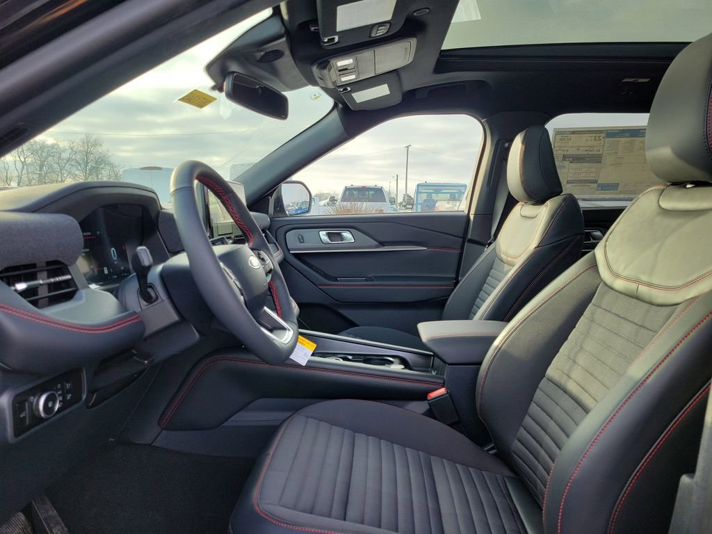 New 2026 Ford Explorer ST-Line w/ ST-Line Street Pack image 16