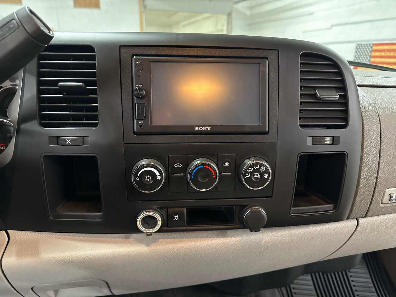 Used 2010 GMC Sierra 1500 SLE w/ Texas Edition image 16
