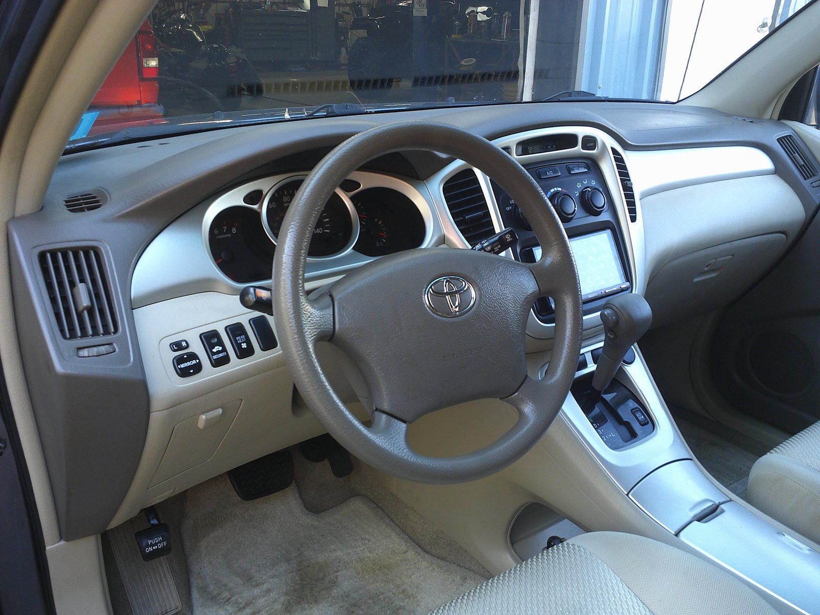 Used 2007 Toyota Highlander 4WD V6 w/ 3rd Row image 16