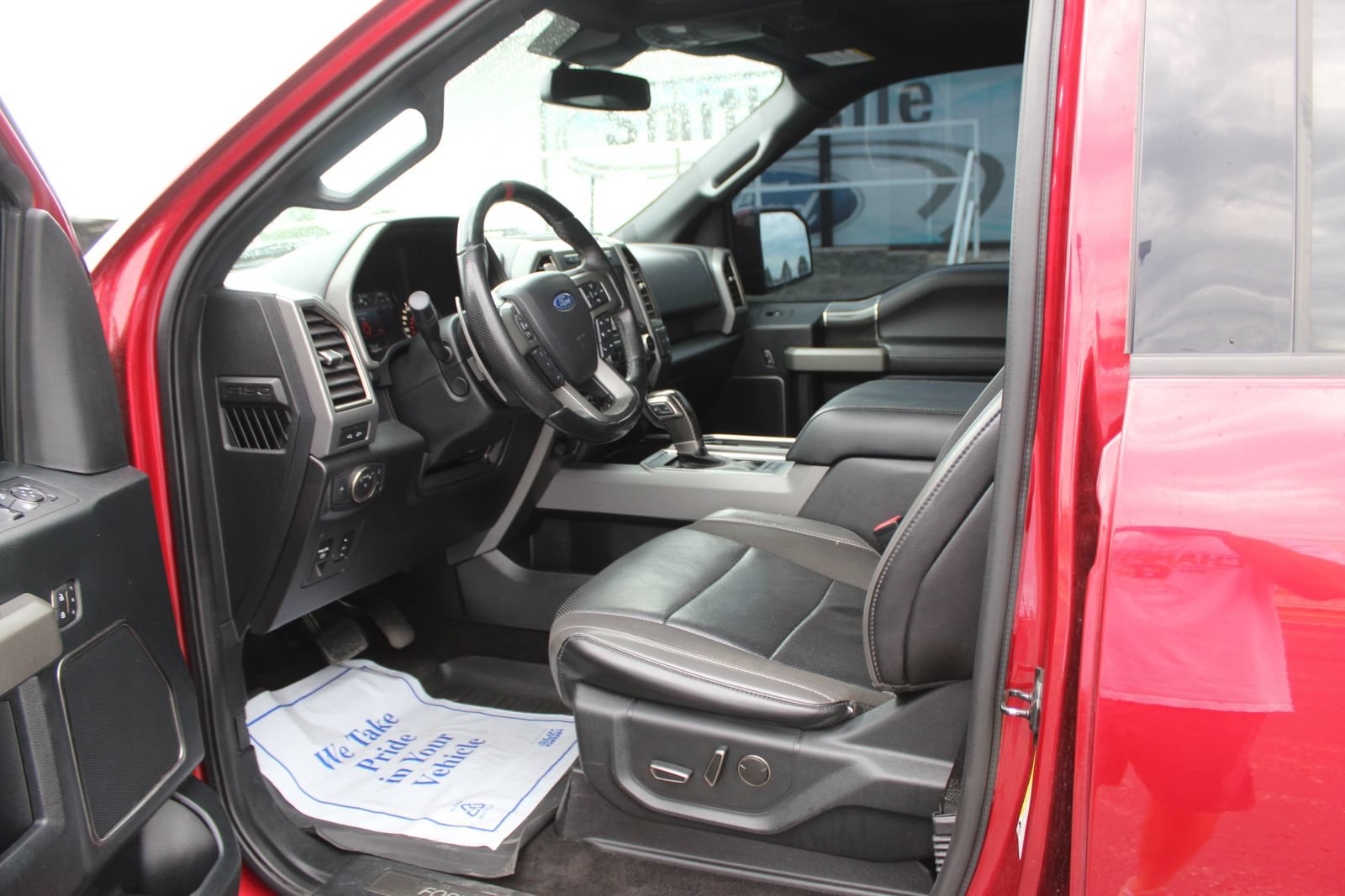 Used 2019 Ford F150 Raptor w/ Equipment Group 802A Luxury AWD/4WD image 22