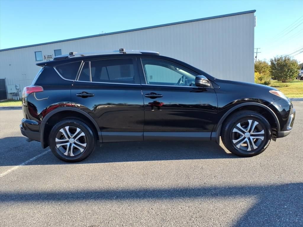 Used 2016 Toyota RAV4 LE image 3