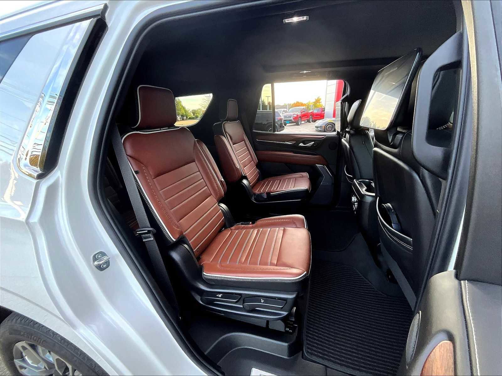 Used 2024 GMC Yukon Denali Ultimate image 16