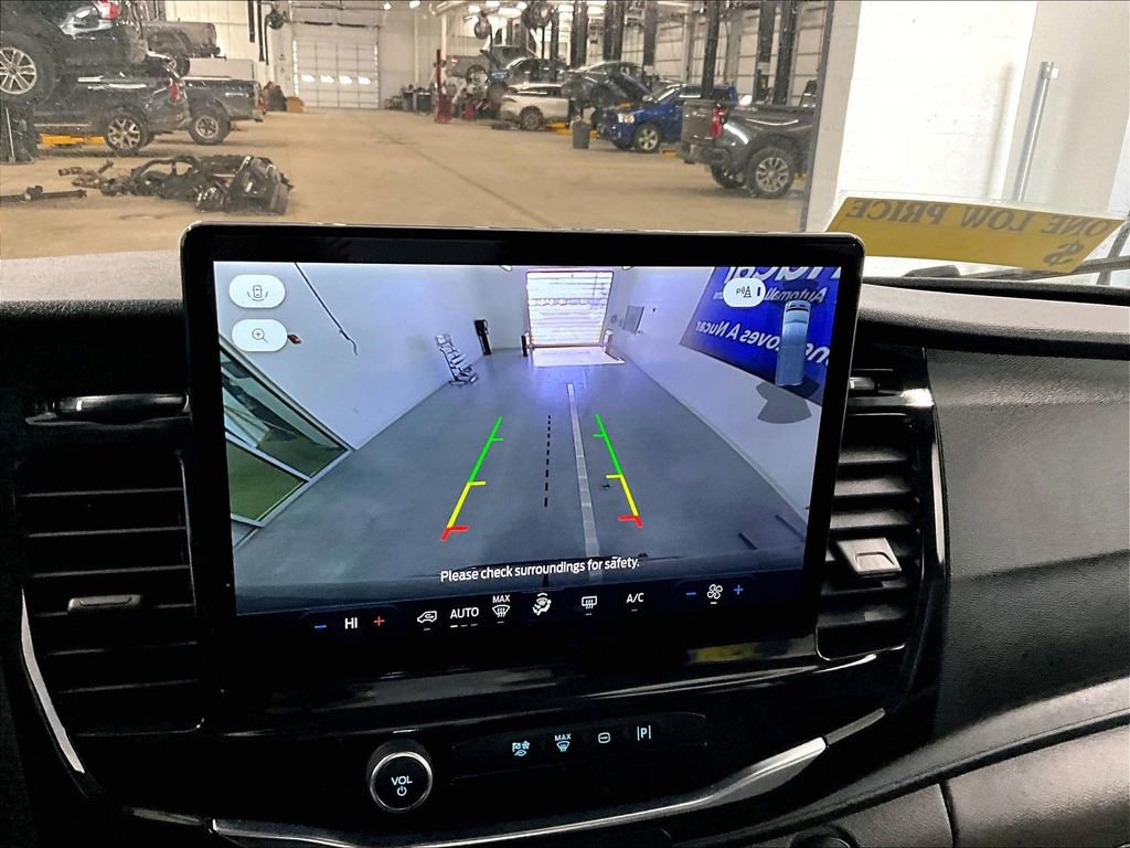 Used 2024 Ford Transit 350 XLT image 19