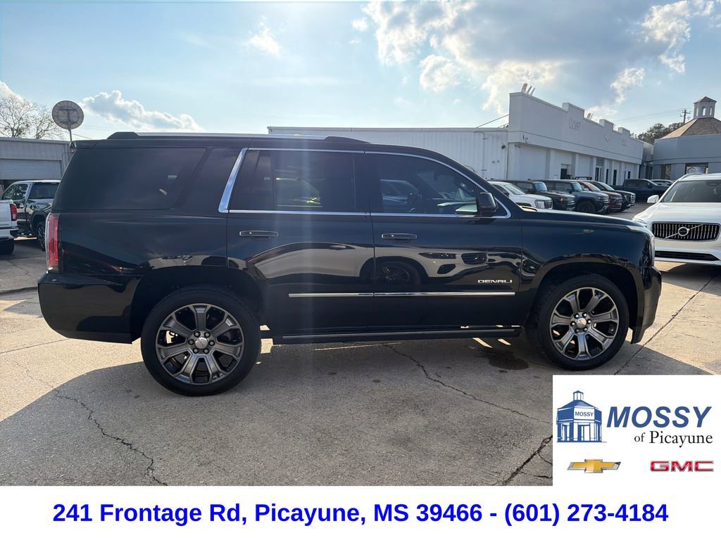 Used 2015 GMC Yukon Denali w/ Premium Package image 8