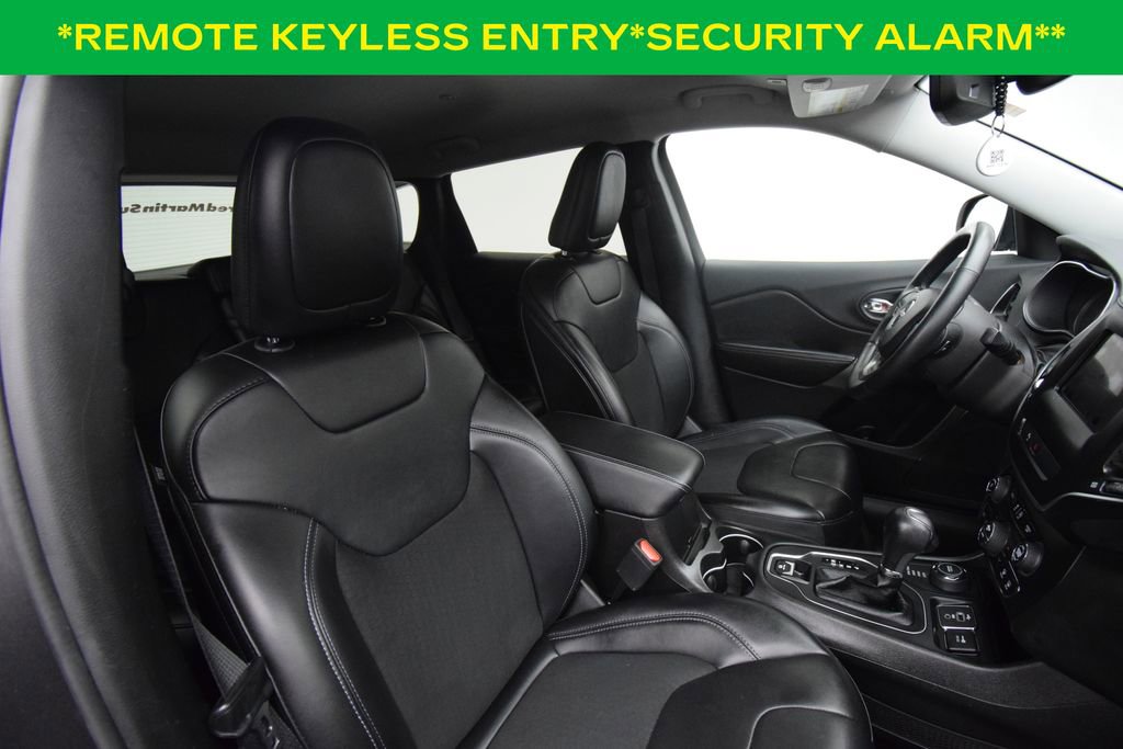 Used 2019 Jeep Cherokee Latitude Plus w/ Comfort/Convenience Group image 13