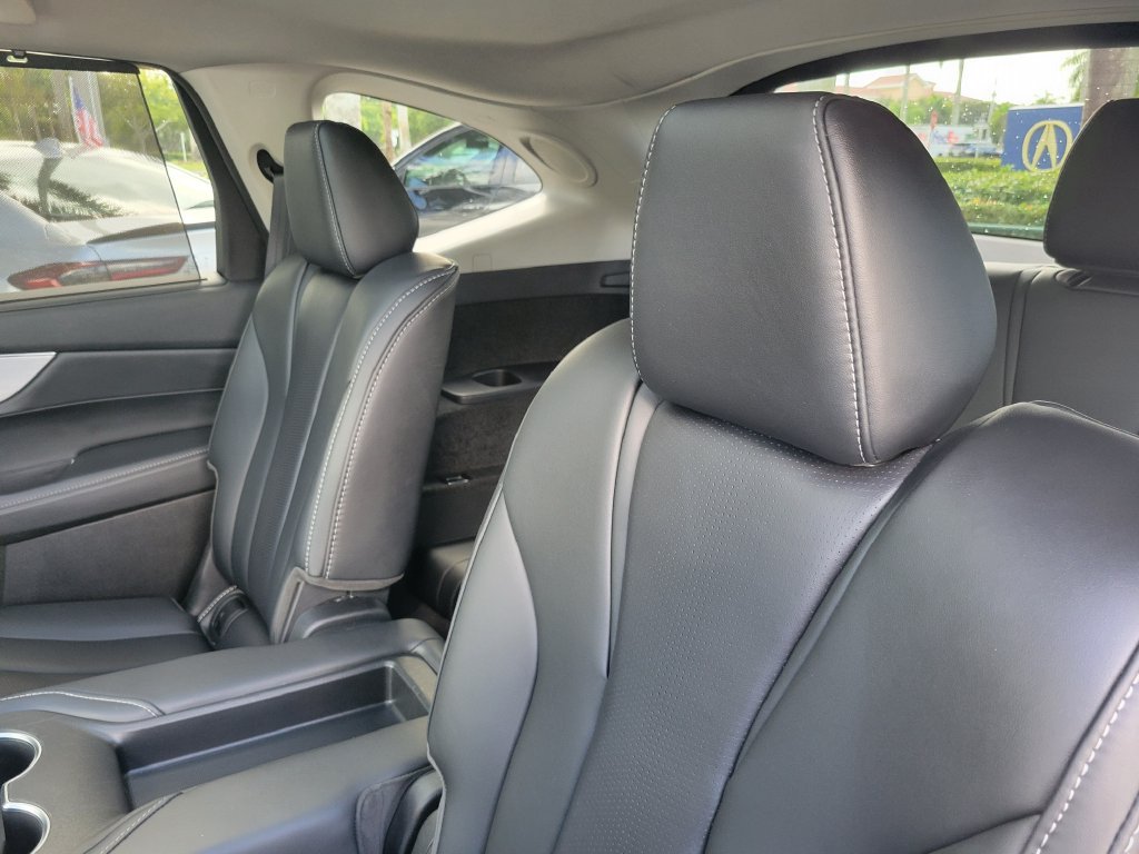 Used 2025 Acura MDX w/ Technology Package FWD image 13