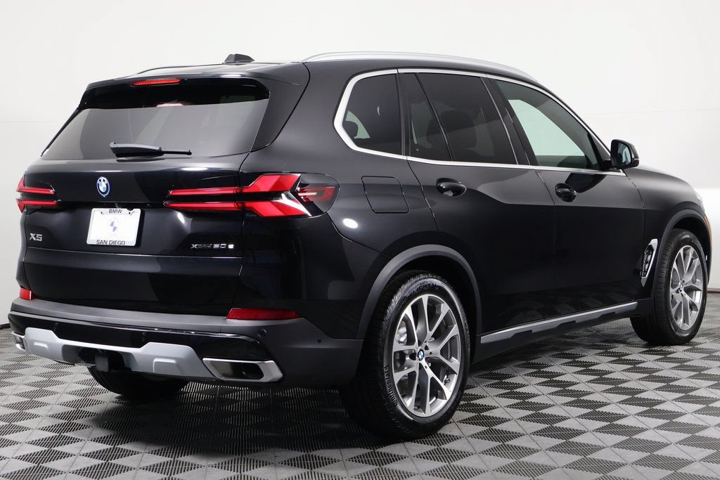 New 2026 BMW X5 xDrive50e w/ Climate Comfort Package AWD/4WD image 2