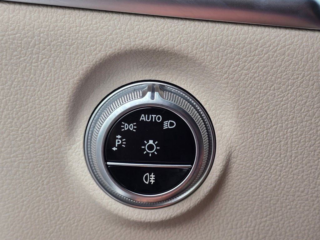 Used 2024 Mercedes-Benz C 300 4MATIC Sedan image 40