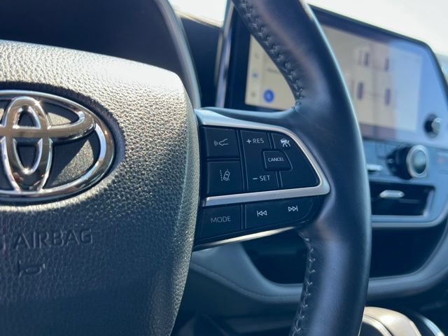 Used 2023 Toyota Highlander Limited AWD/4WD image 21