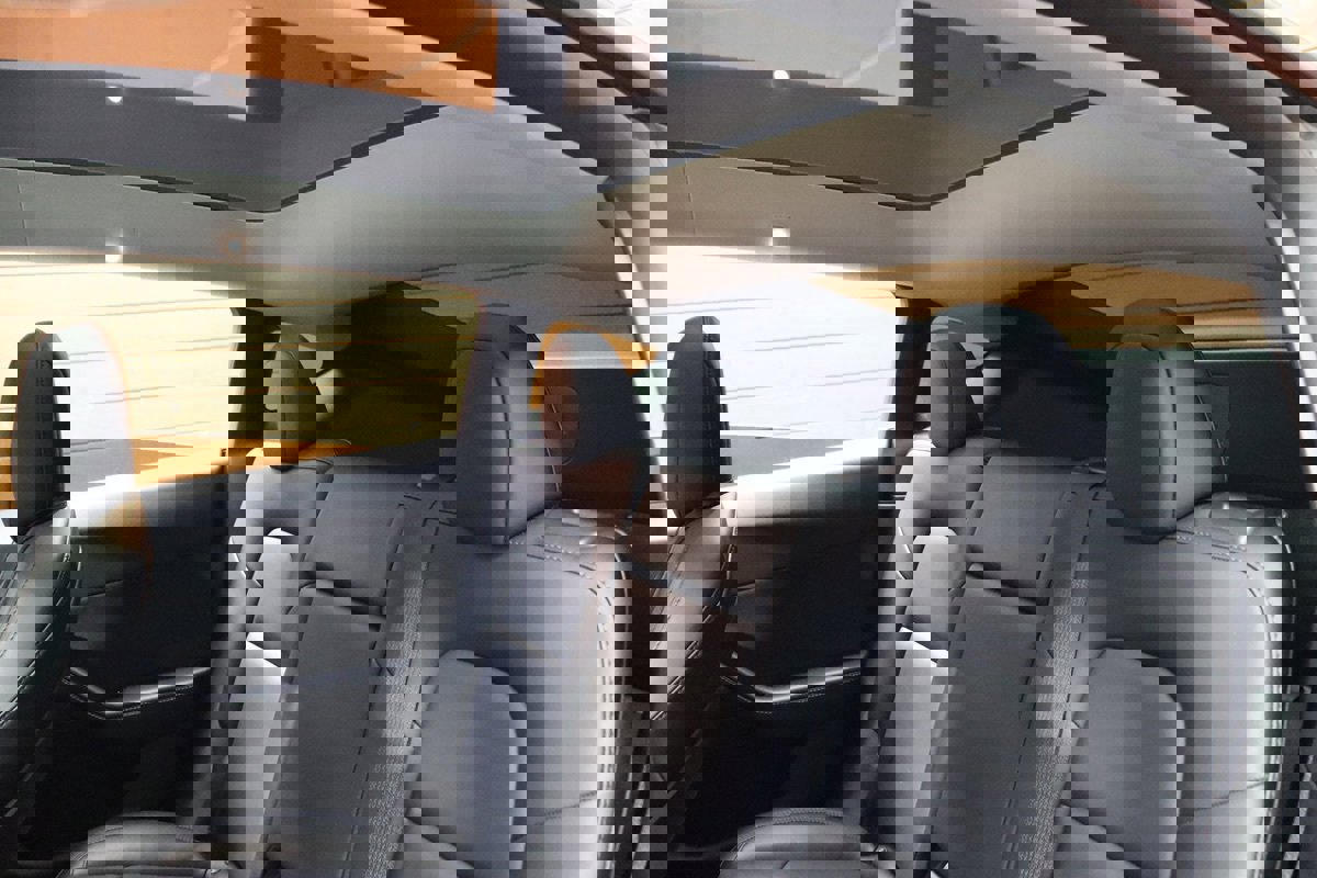 Used 2023 Tesla Model Y Long Range image 30