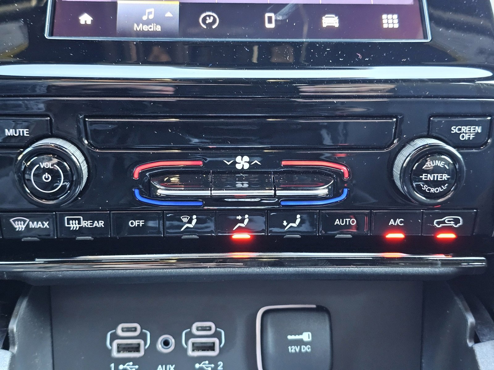 New 2025 Jeep Grand Cherokee L Laredo image 12