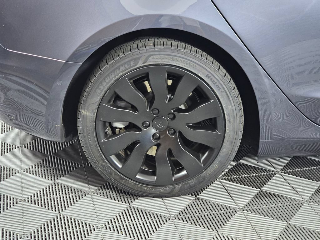 Used 2021 Tesla Model 3 Standard Range Plus RWD image 9