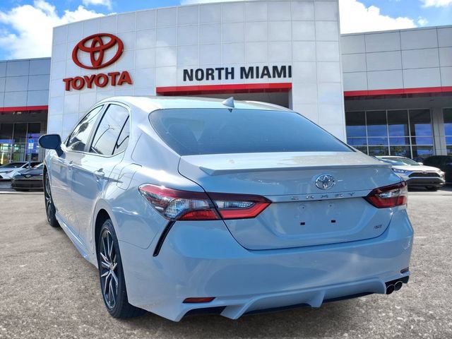 Used 2023 Toyota Camry SE w/ Cold Weather Package FWD image 3
