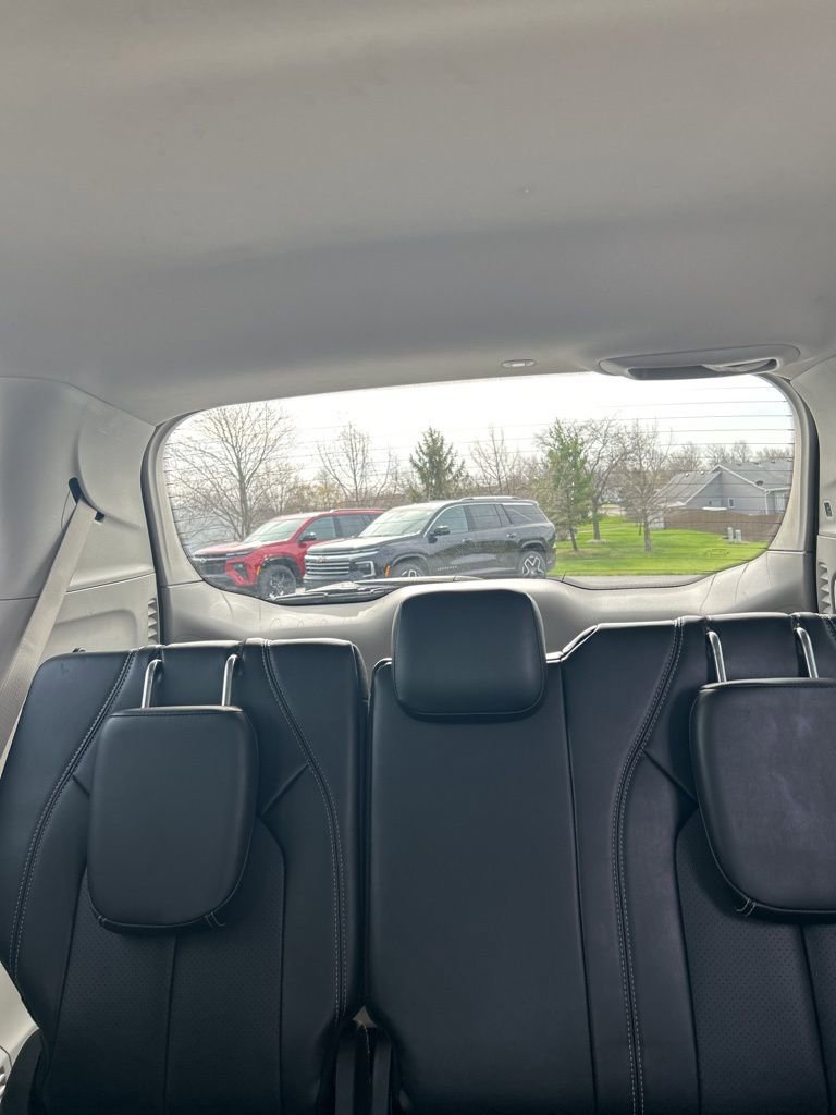 Used 2023 Chrysler Pacifica Touring-L image 54