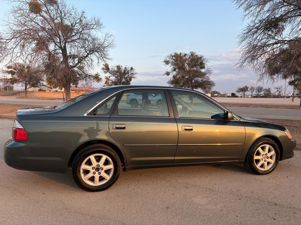 Used 2004 Toyota Avalon XLS image 45