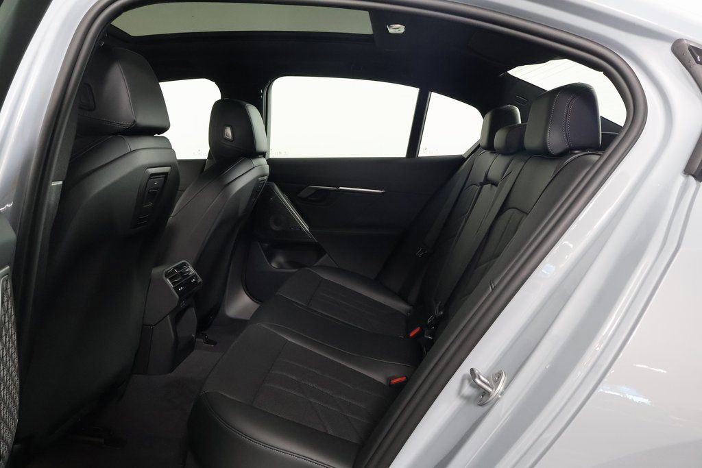 New 2026 BMW i5 eDrive40 w/ M Sport Package image 6