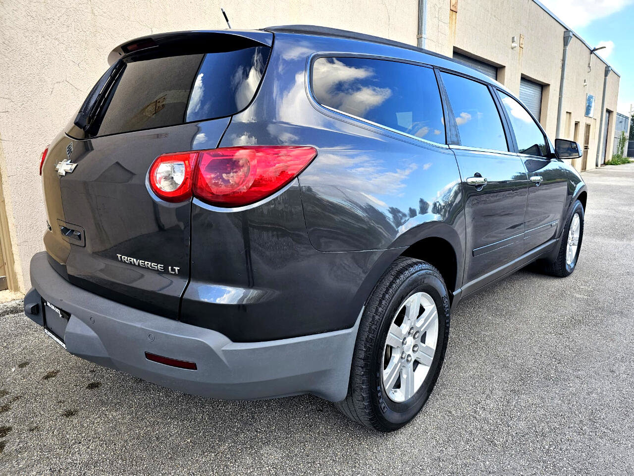 Used 2009 Chevrolet Traverse LT image 9