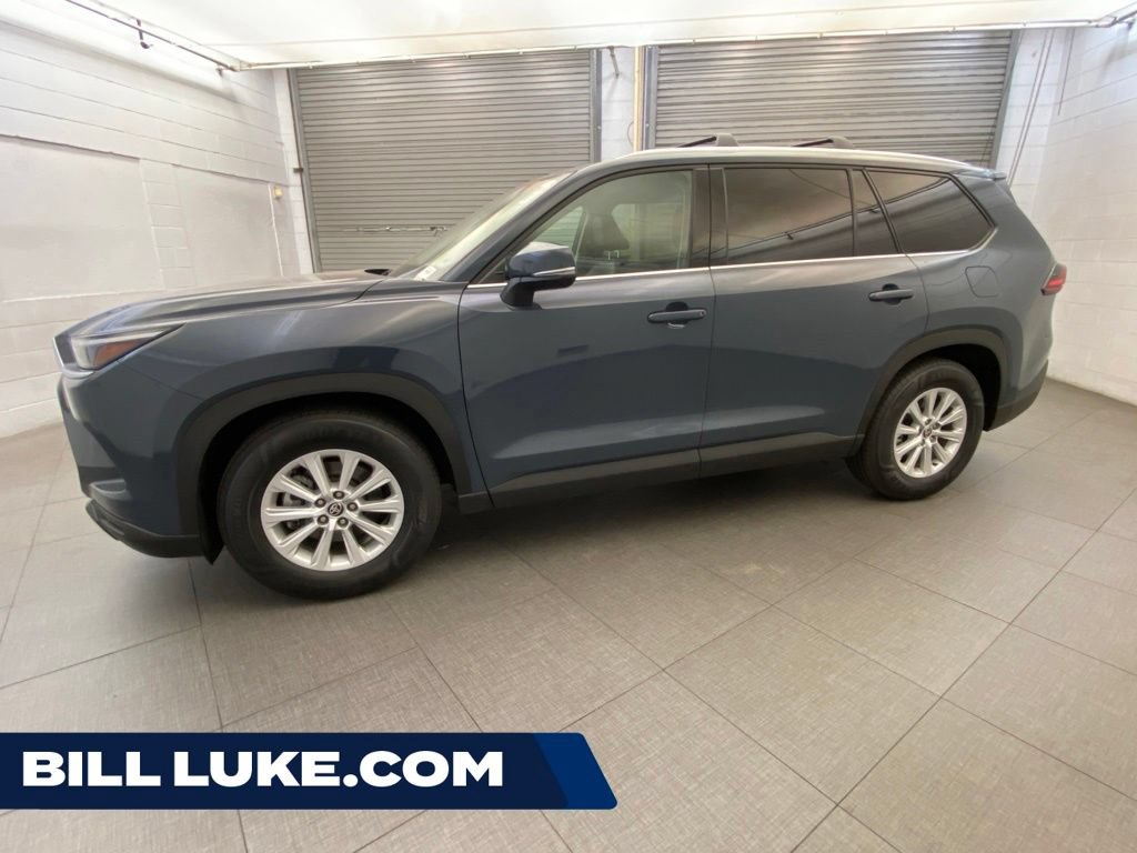 Used 2025 Toyota Grand Highlander AWD image 1
